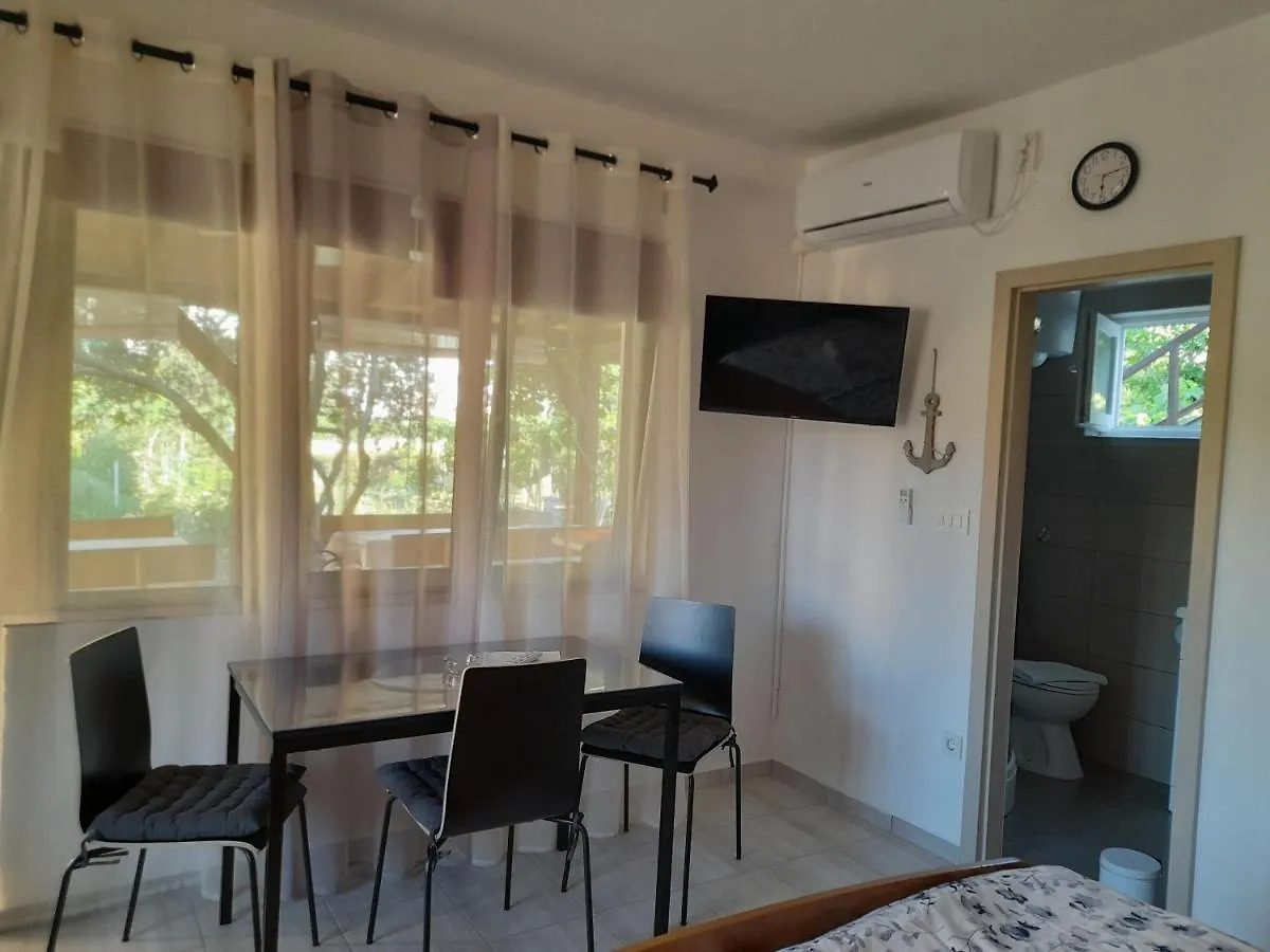 Apartment Niko Supetarska Draga