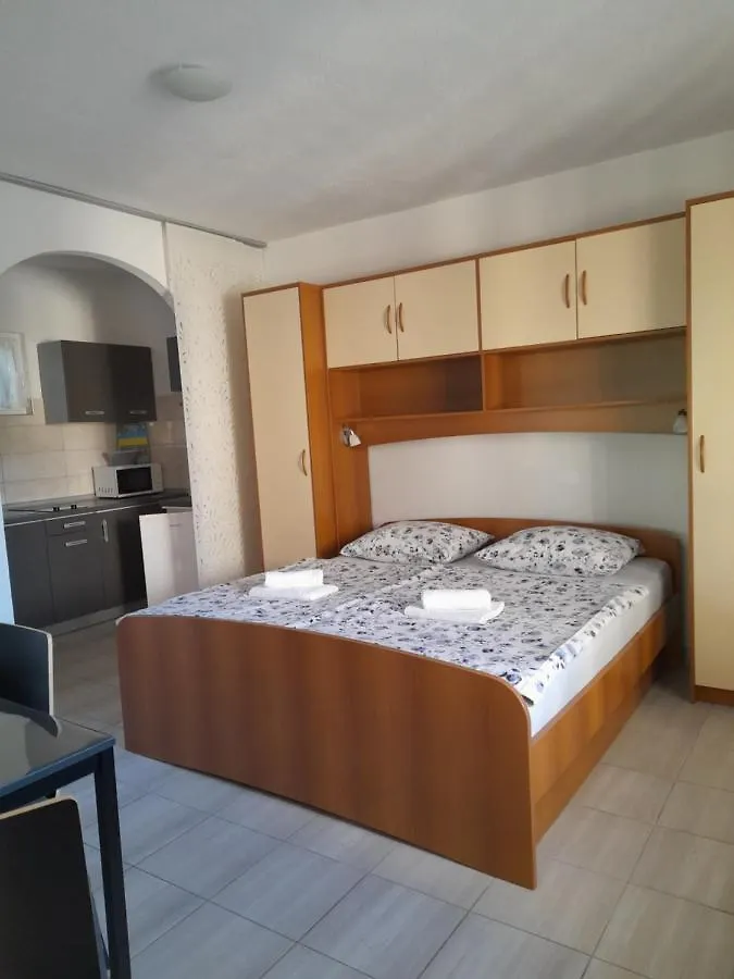 Apartment Niko Supetarska Draga